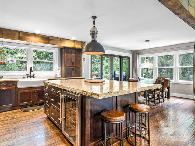 135 Dogwood Drive, Brevard, NC 28712