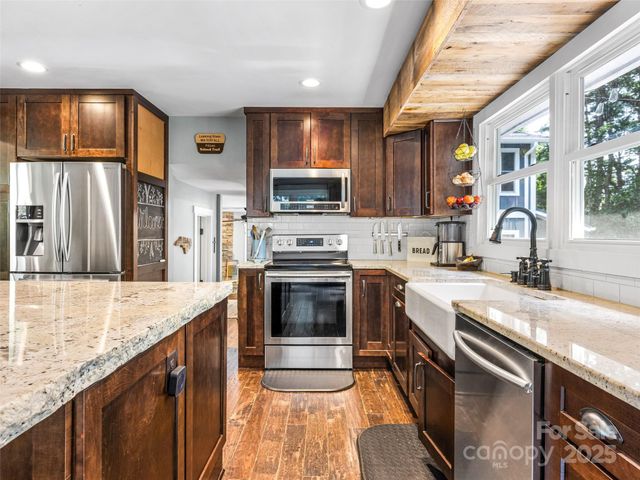 135 Dogwood Drive, Brevard, NC 28712