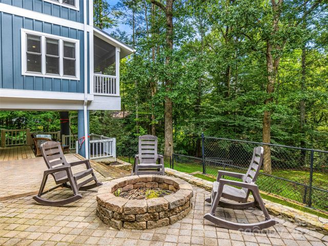 135 Dogwood Drive, Brevard, NC 28712