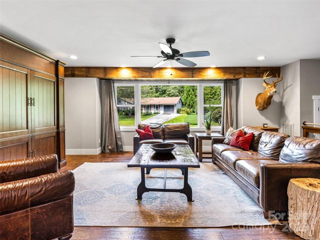 135 Dogwood Drive, Brevard, NC 28712