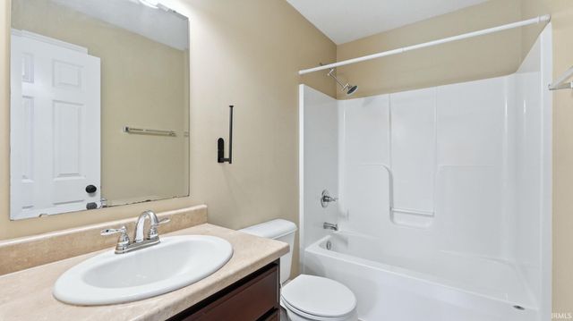 406 Viburnum Creek Run, Avilla, IN 46710