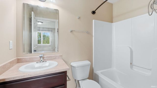 406 Viburnum Creek Run, Avilla, IN 46710