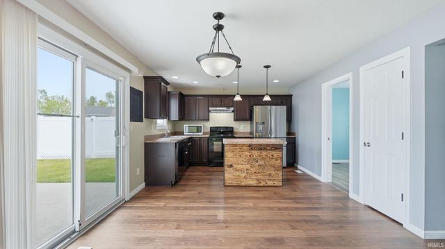 406 Viburnum Creek Run, Avilla, IN 46710