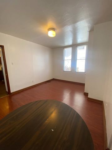 44 Cowan St, Mt Washington, PA 15211