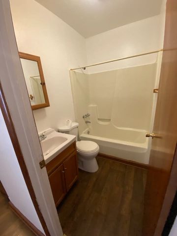 44 Cowan St, Mt Washington, PA 15211