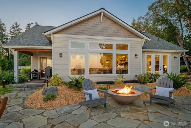 211 E Vineyard Crest Road, Grapeview, WA 98546