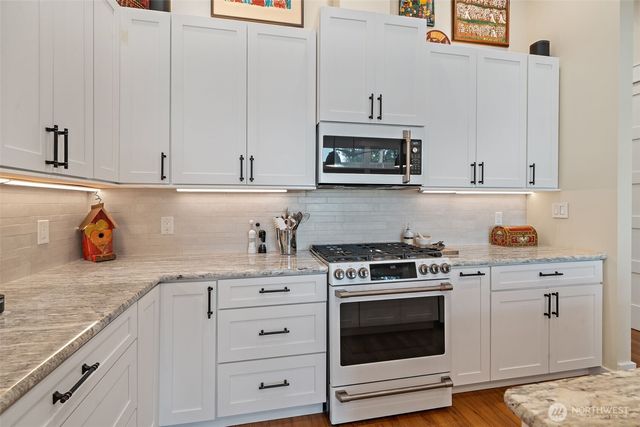 211 E Vineyard Crest Road, Grapeview, WA 98546