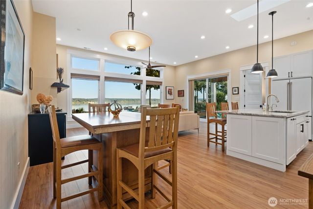 211 E Vineyard Crest Road, Grapeview, WA 98546