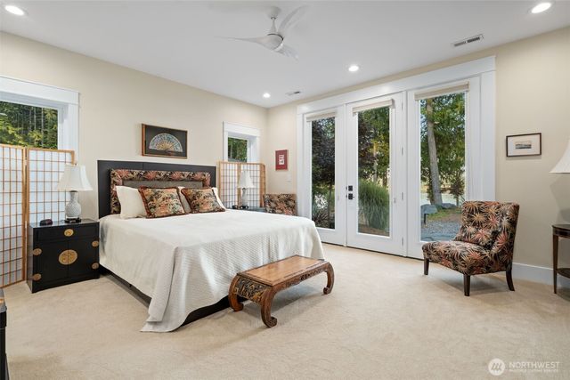 211 E Vineyard Crest Road, Grapeview, WA 98546