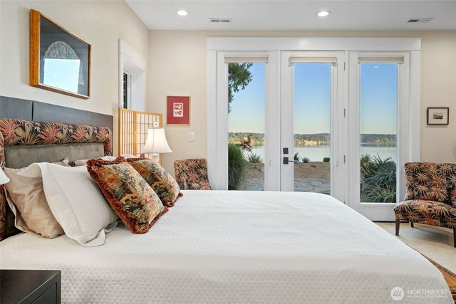 211 E Vineyard Crest Road, Grapeview, WA 98546