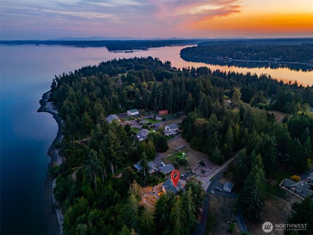 211 E Vineyard Crest Road, Grapeview, WA 98546