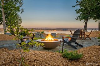211 E Vineyard Crest Road, Grapeview, WA 98546