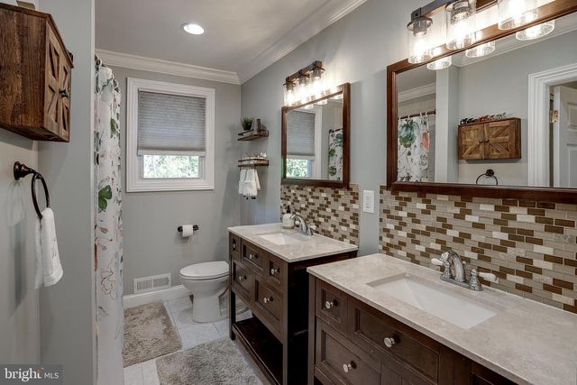 234 RAMBLEWOOD PKWY, Mount Laurel, NJ 08054