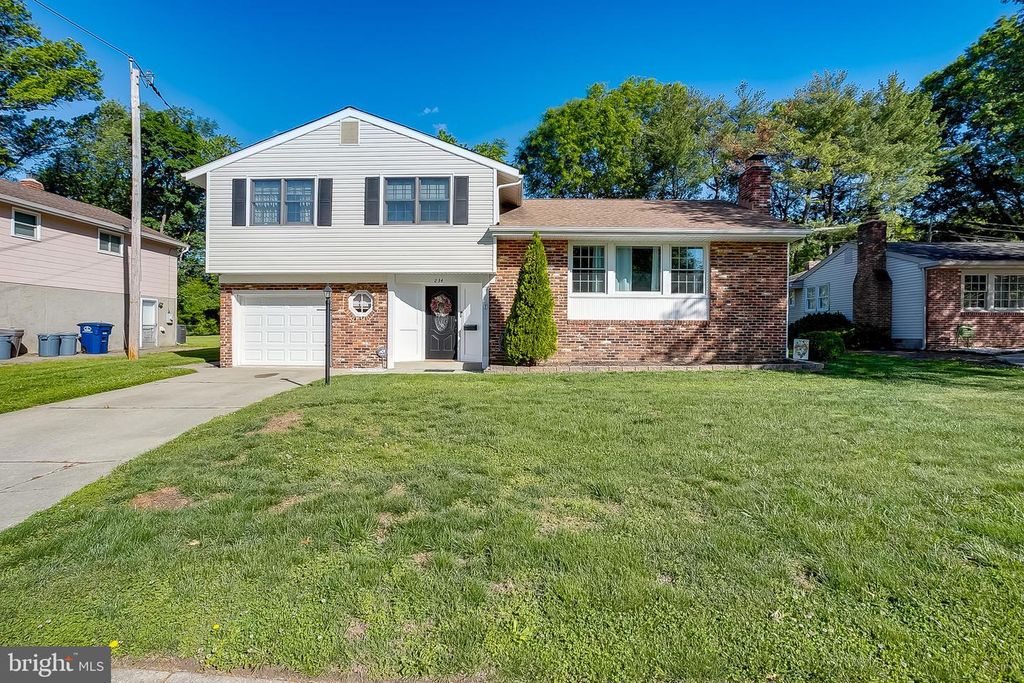 234 RAMBLEWOOD PKWY, Mount Laurel, NJ 08054