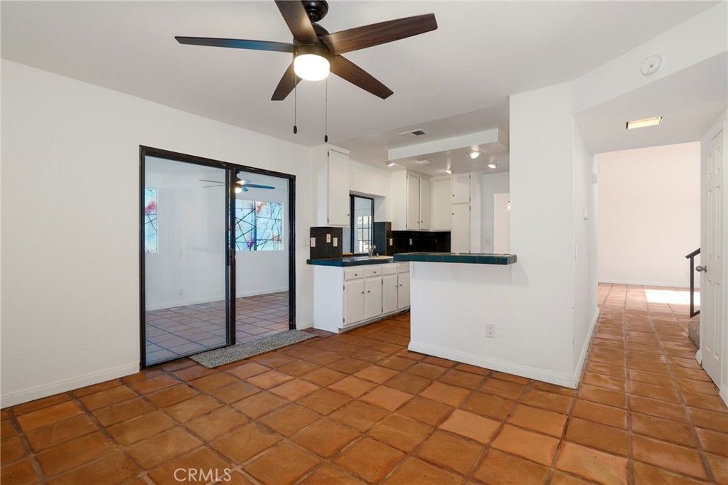 Image 11 of property listing at 153 Deblynn Court, Palmdale, CA 93550