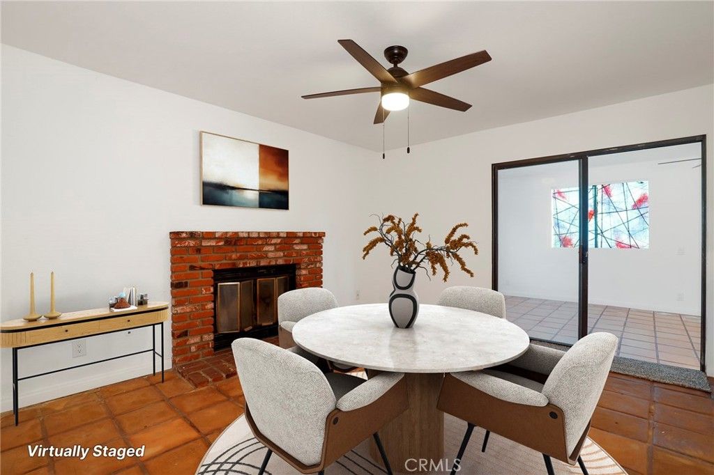 Image 12 of property listing at 153 Deblynn Court, Palmdale, CA 93550