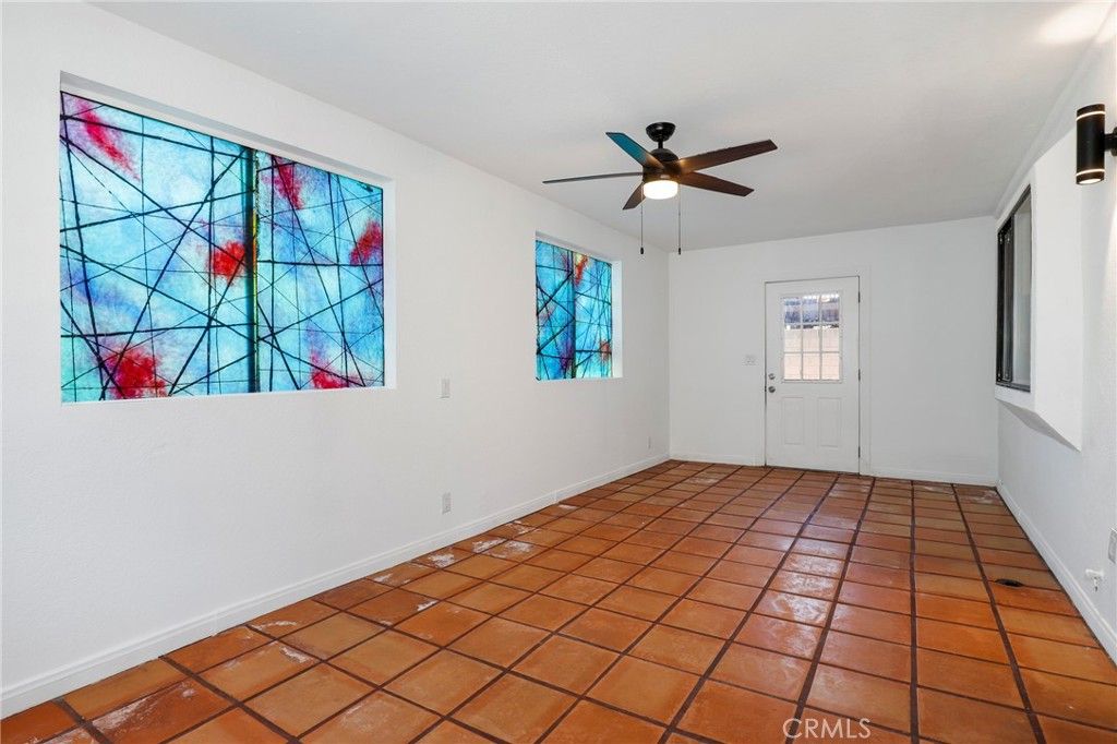 Image 15 of property listing at 153 Deblynn Court, Palmdale, CA 93550