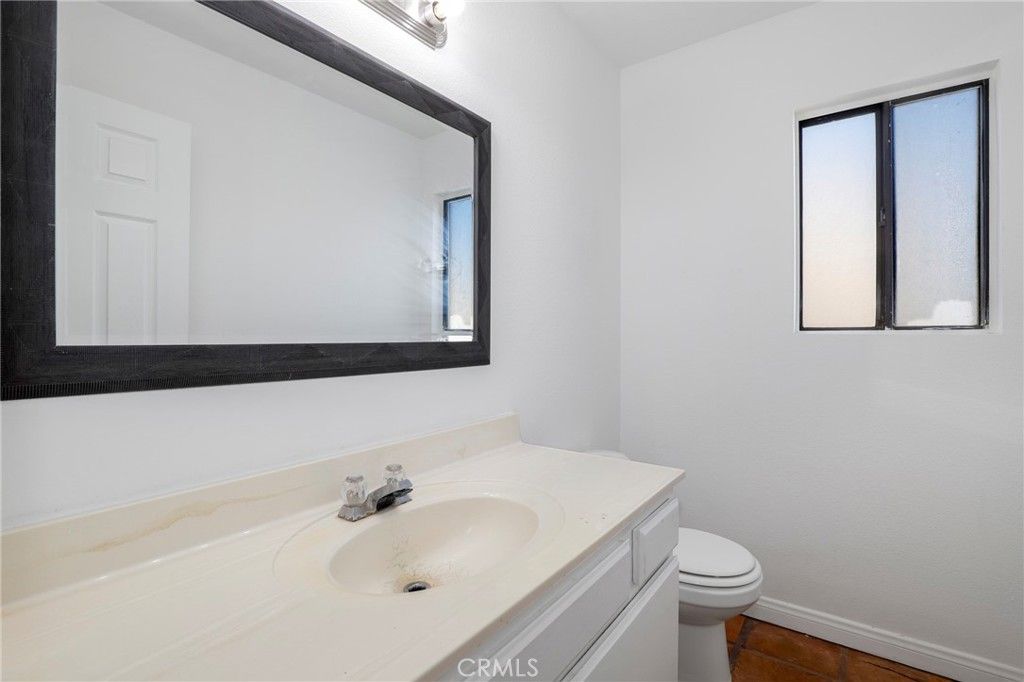 Image 18 of property listing at 153 Deblynn Court, Palmdale, CA 93550