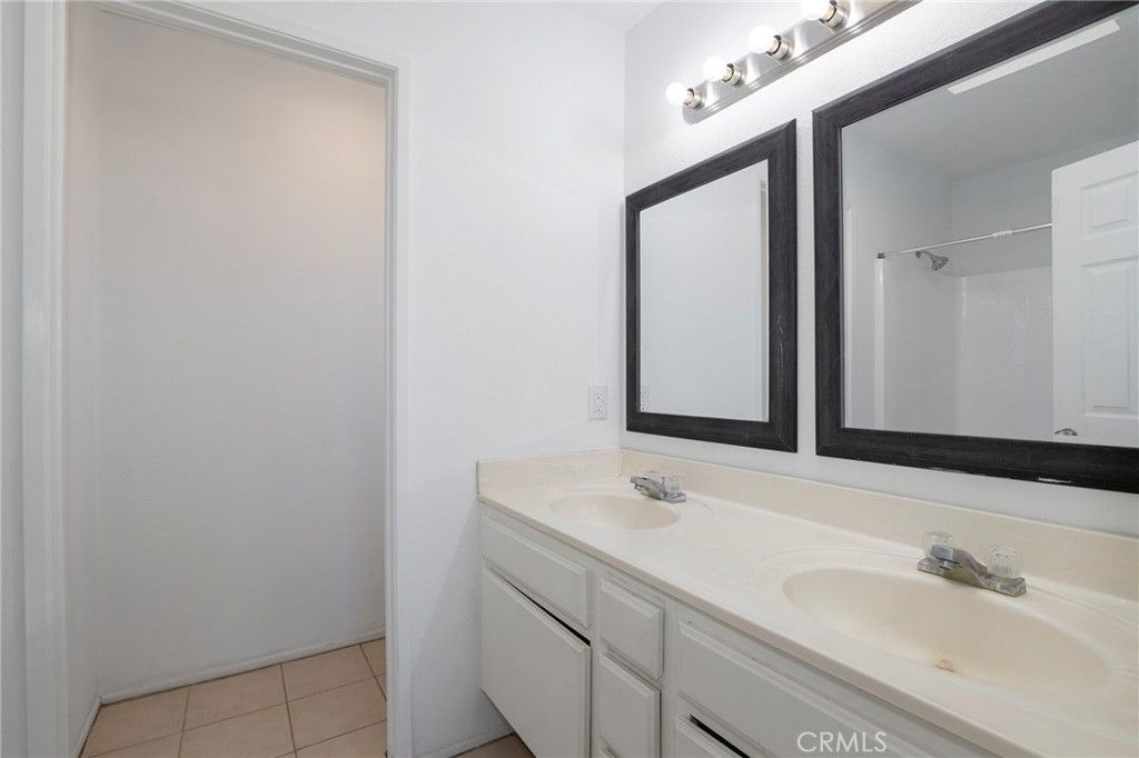 Image 23 of property listing at 153 Deblynn Court, Palmdale, CA 93550