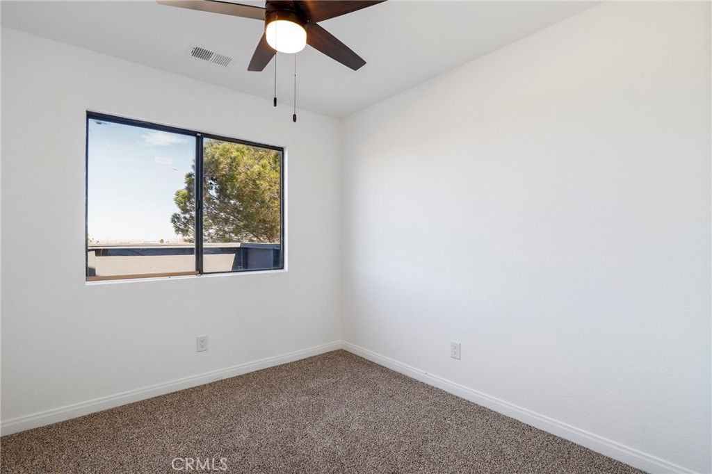 Image 25 of property listing at 153 Deblynn Court, Palmdale, CA 93550