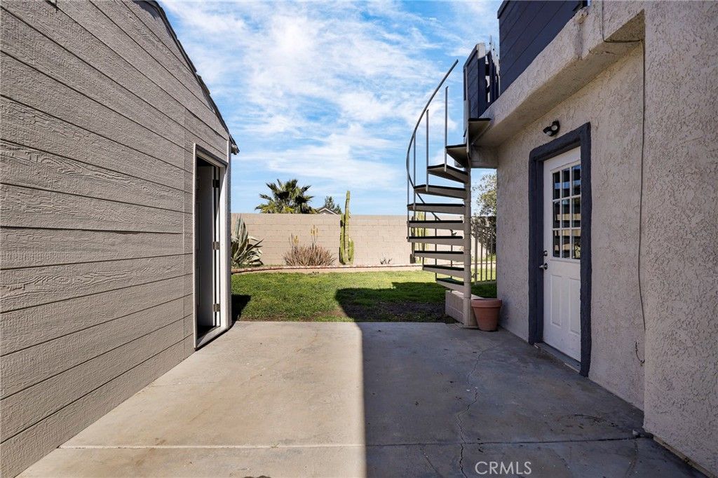 Image 35 of property listing at 153 Deblynn Court, Palmdale, CA 93550