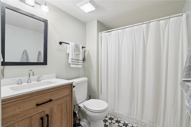 528 Westside Drive, Iowa City, IA 52246