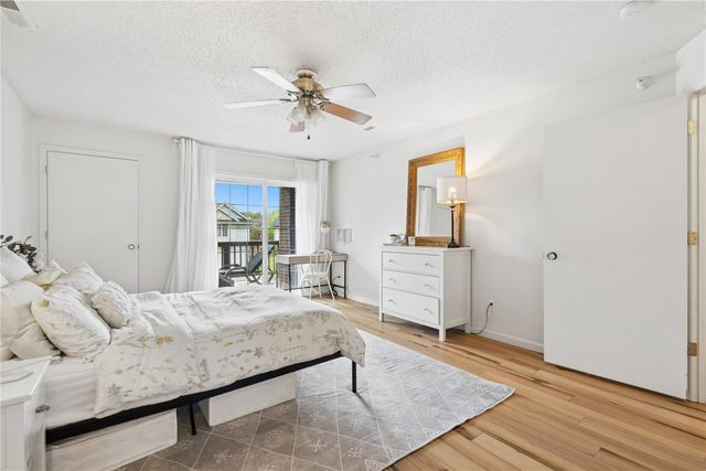 528 Westside Drive, Iowa City, IA 52246