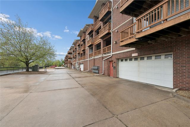 528 Westside Drive, Iowa City, IA 52246