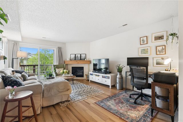 528 Westside Drive, Iowa City, IA 52246