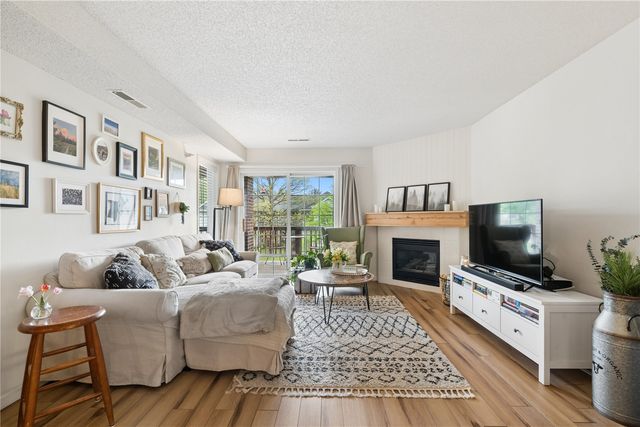 528 Westside Drive, Iowa City, IA 52246