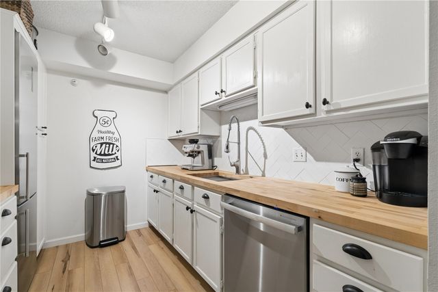 528 Westside Drive, Iowa City, IA 52246