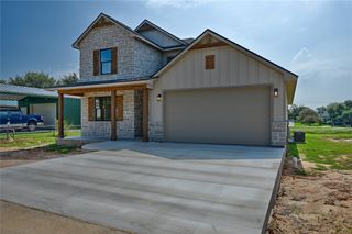 1033 South Masonic Street, Bellville, TX 77418