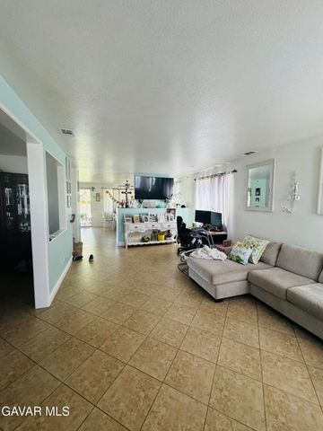 2151 Cork Oak Street, Palmdale, CA 93551