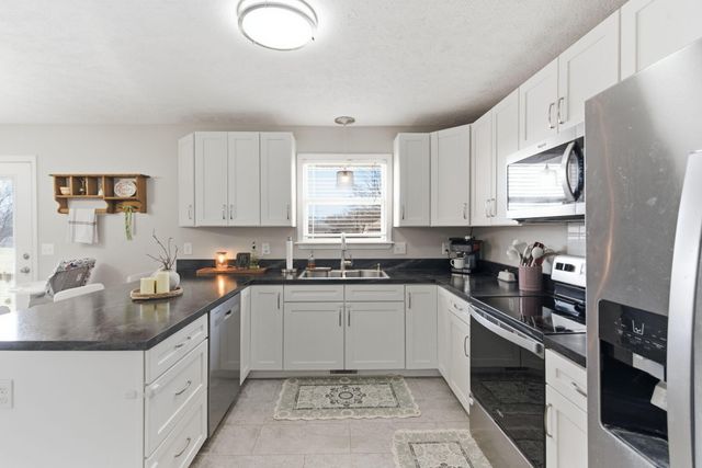 414 W Chestnut Road, Nixa, MO 65714