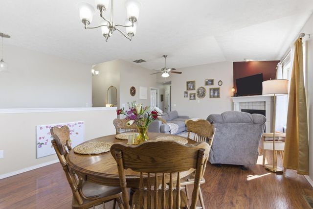 414 W Chestnut Road, Nixa, MO 65714