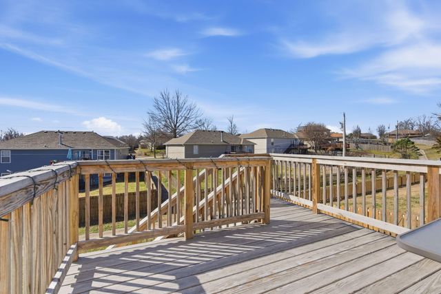 414 W Chestnut Road, Nixa, MO 65714