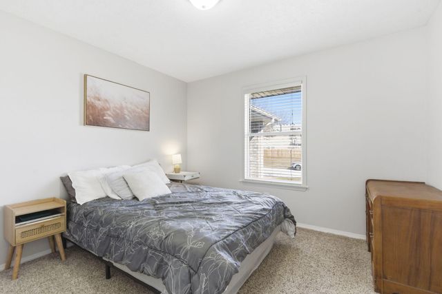 414 W Chestnut Road, Nixa, MO 65714