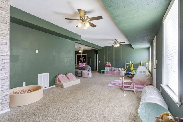 414 W Chestnut Road, Nixa, MO 65714