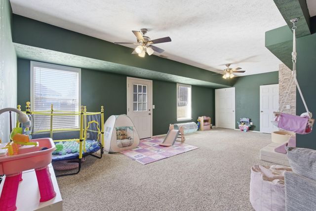 414 W Chestnut Road, Nixa, MO 65714