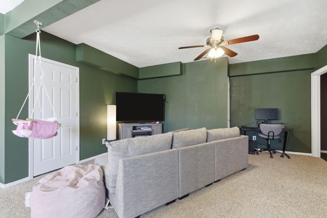 414 W Chestnut Road, Nixa, MO 65714