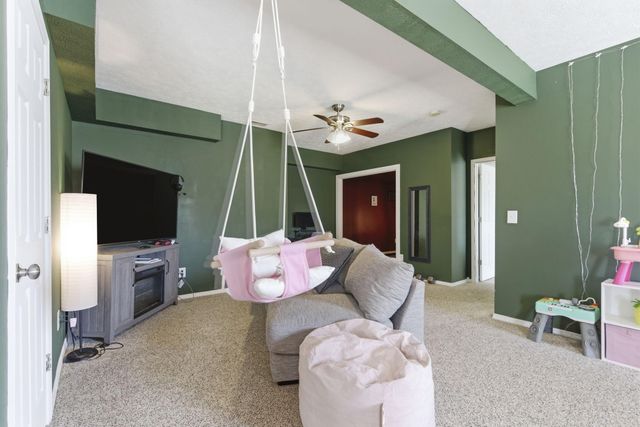 414 W Chestnut Road, Nixa, MO 65714