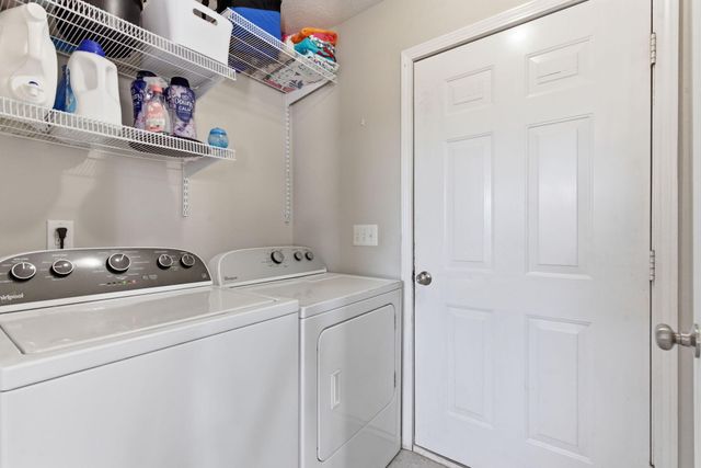 414 W Chestnut Road, Nixa, MO 65714