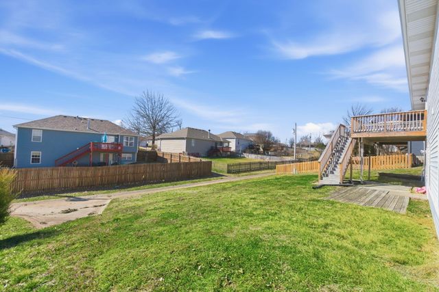 414 W Chestnut Road, Nixa, MO 65714