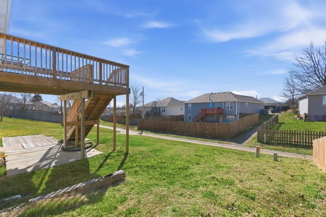 414 W Chestnut Road, Nixa, MO 65714