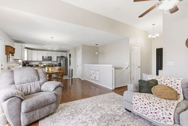 414 W Chestnut Road, Nixa, MO 65714