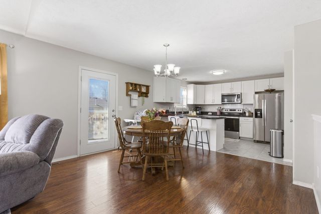 414 W Chestnut Road, Nixa, MO 65714