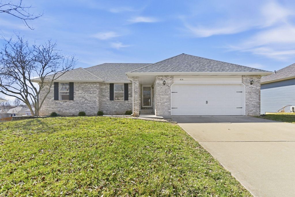 414 W Chestnut Road, Nixa, MO 65714