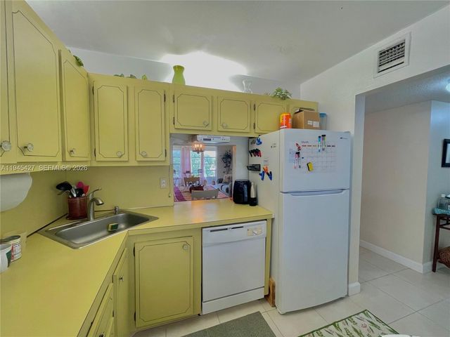 6350 NW 62nd St 308, Tamarac, FL 33319