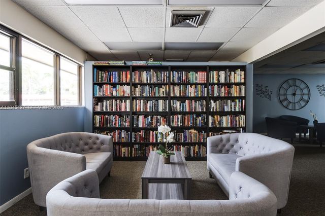 6350 NW 62nd St 308, Tamarac, FL 33319