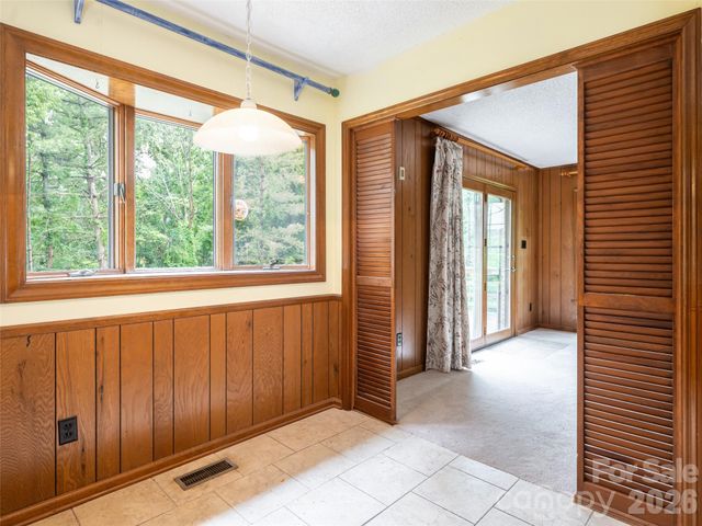 40 Applecross Road, Weaverville, NC 28787